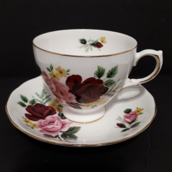 Vintage Teacup Queen Anne Roses by Ridgeway Potteries - Picture 1 of 5